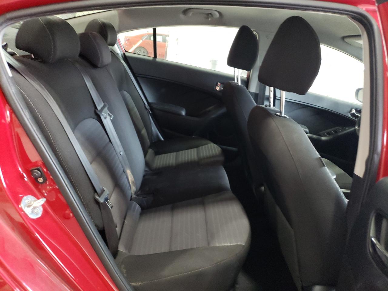 2017 Kia Forte - Image 10