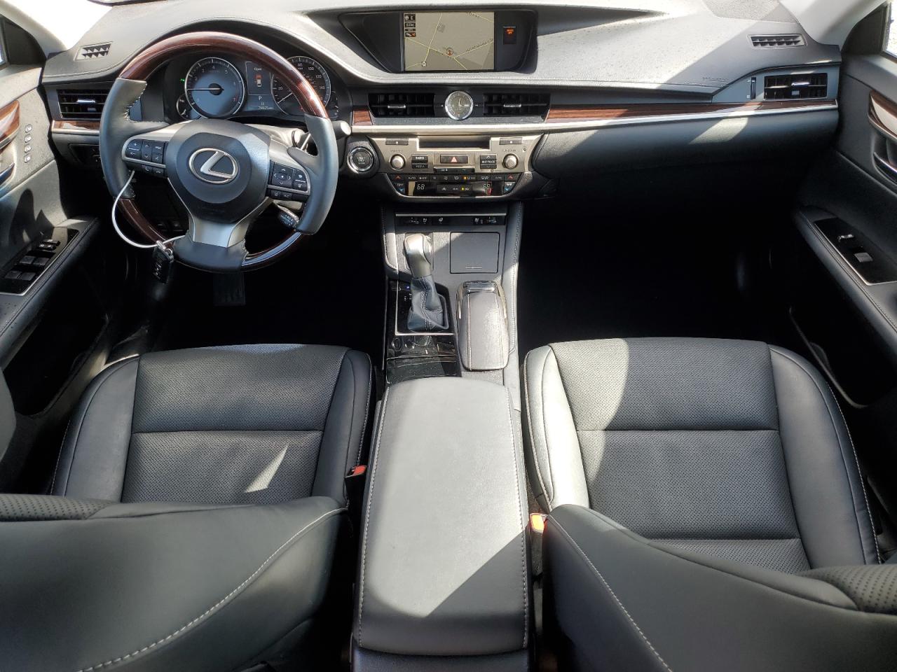 2017 Lexus ES - Image 8