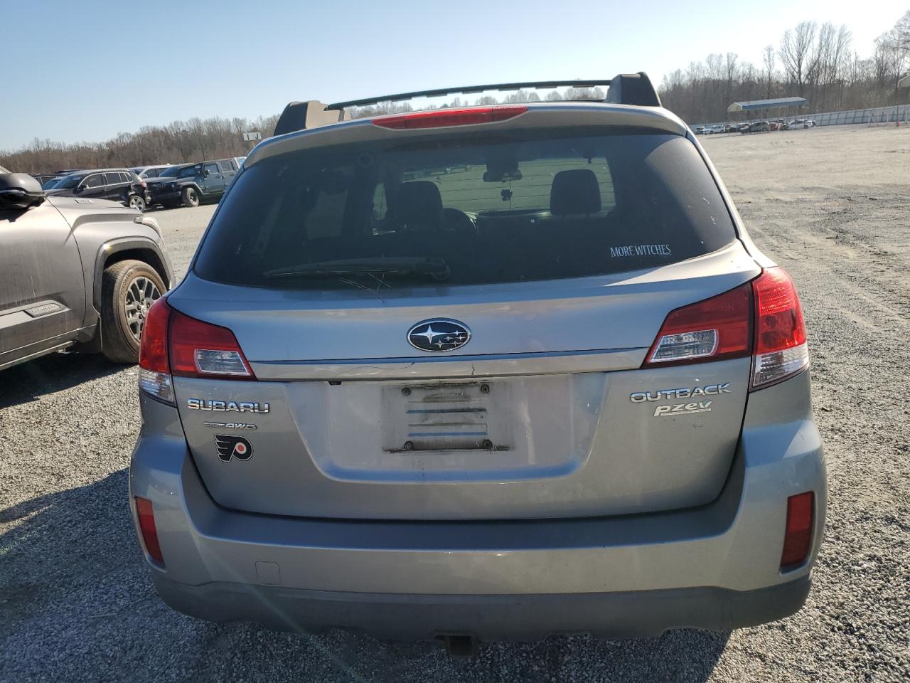 2010 Subaru Outback - Image 6