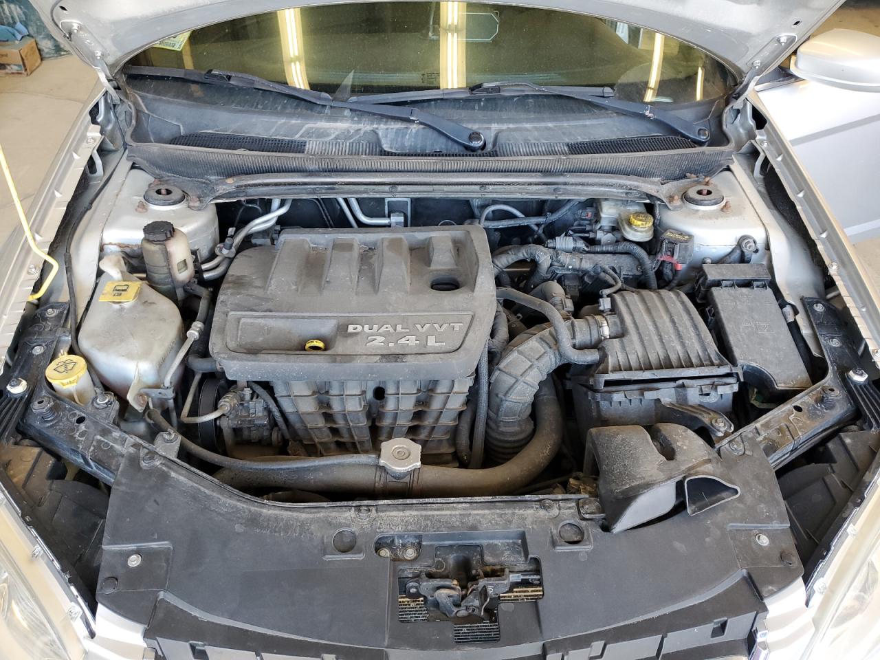 2012 Chrysler 200 - Image 11