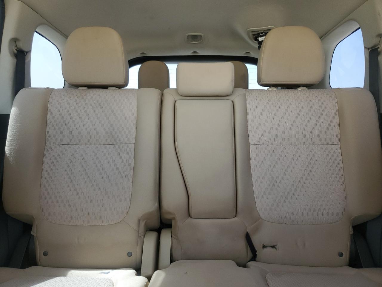 2014 Mitsubishi Outlander - Image 10