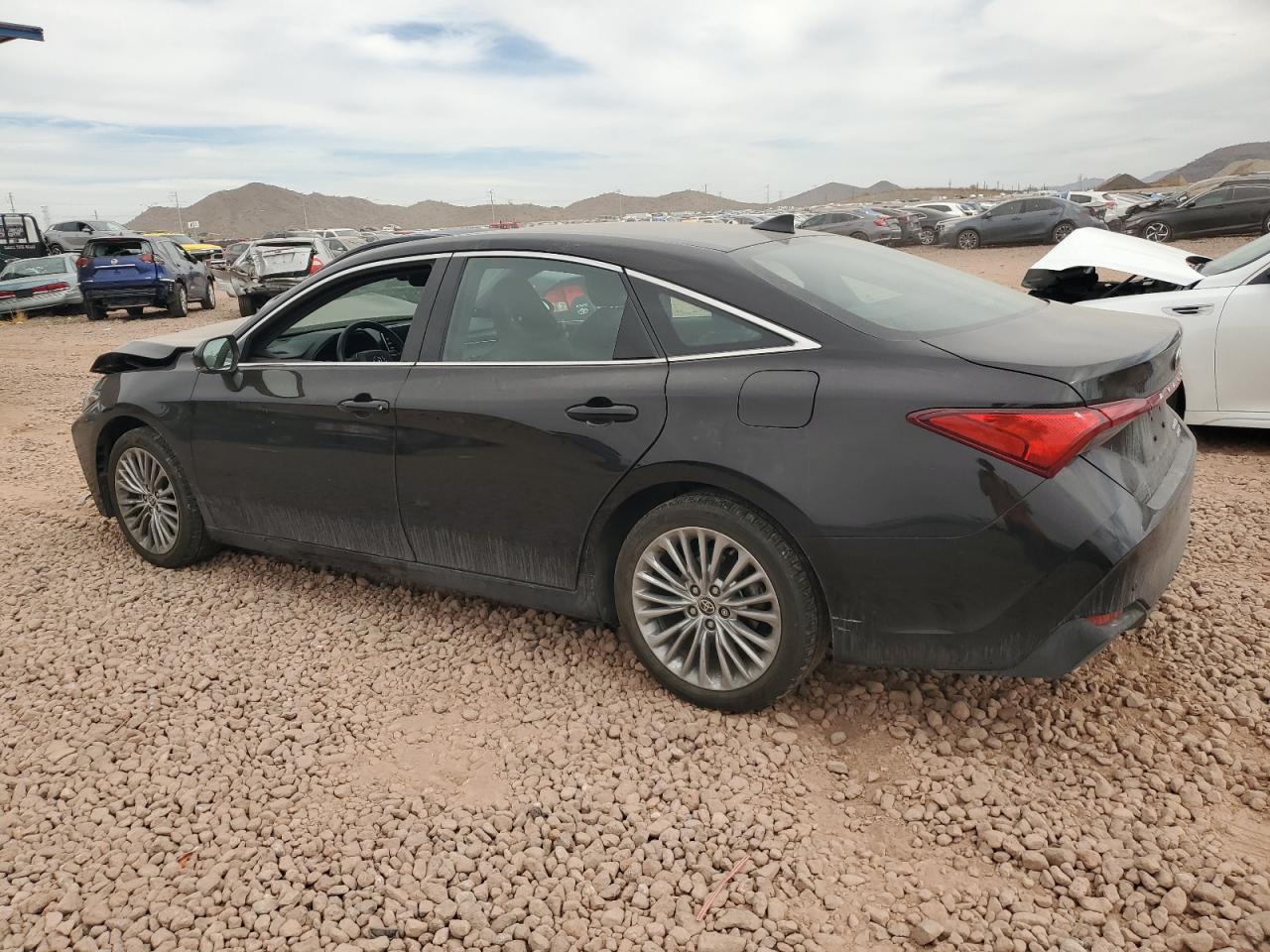 2022 Toyota Avalon - Image 2