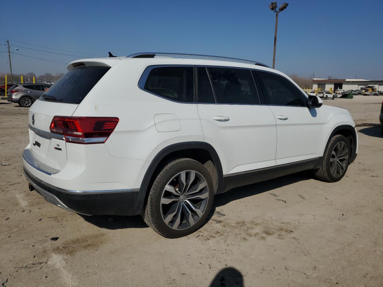 2019 Volkswagen Atlas - Image 3