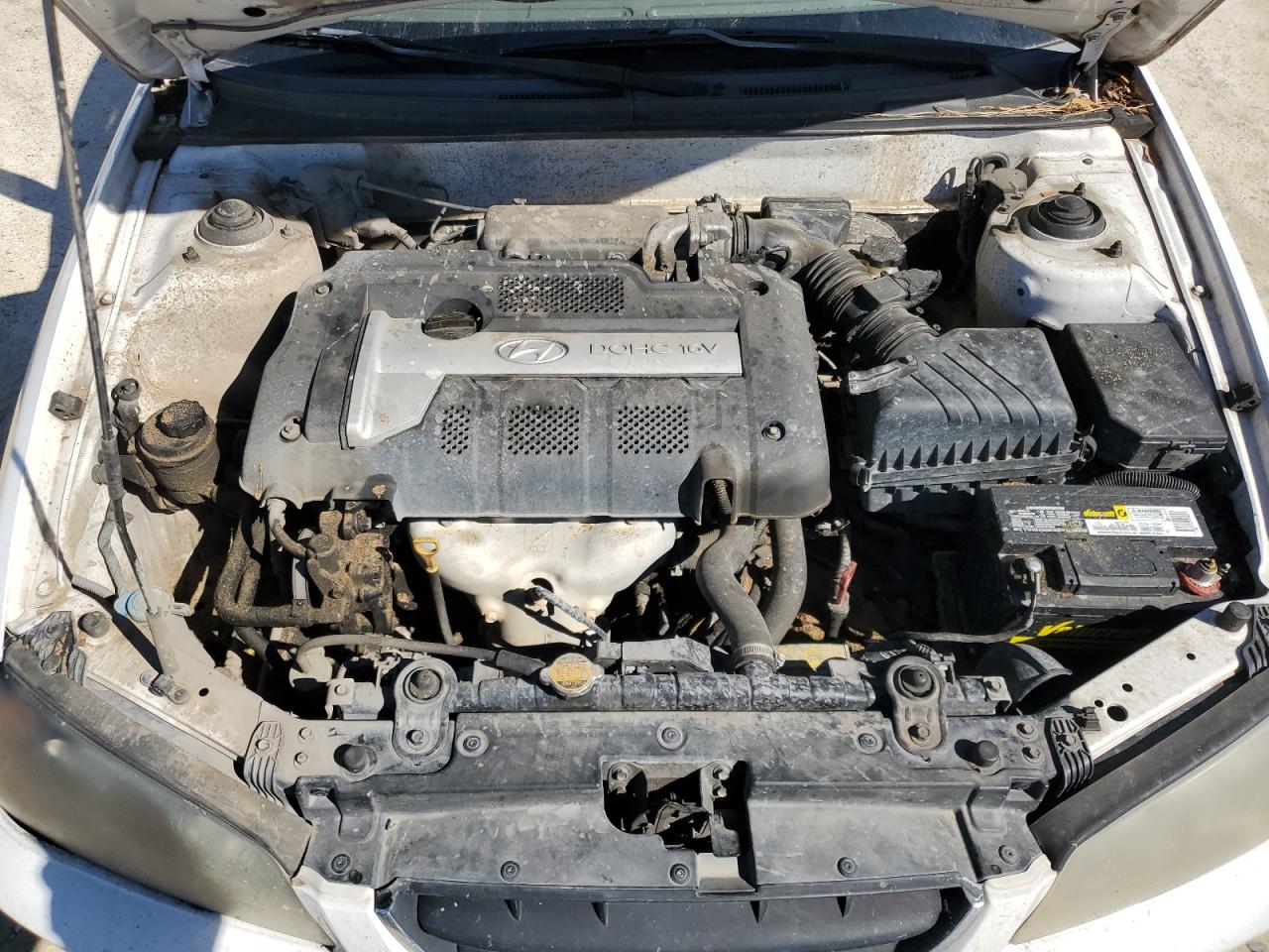 2004 Hyundai Elantra - Image 12