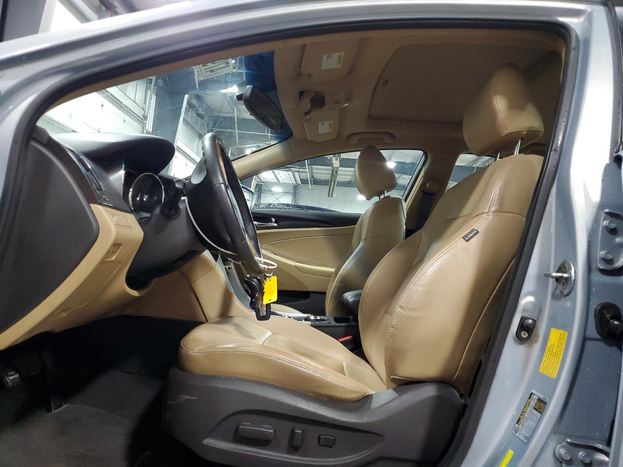2011 Hyundai Sonata - Image 7