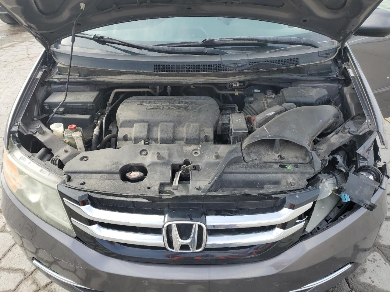 2015 Honda Odyssey - Image 12