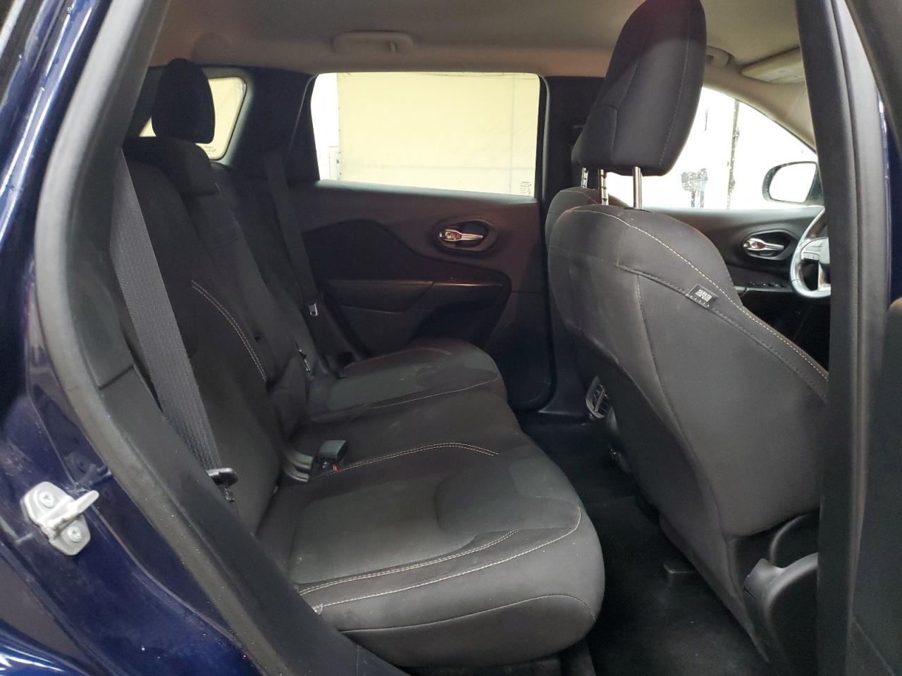 2016 Jeep Grand Cherokee - Image 11