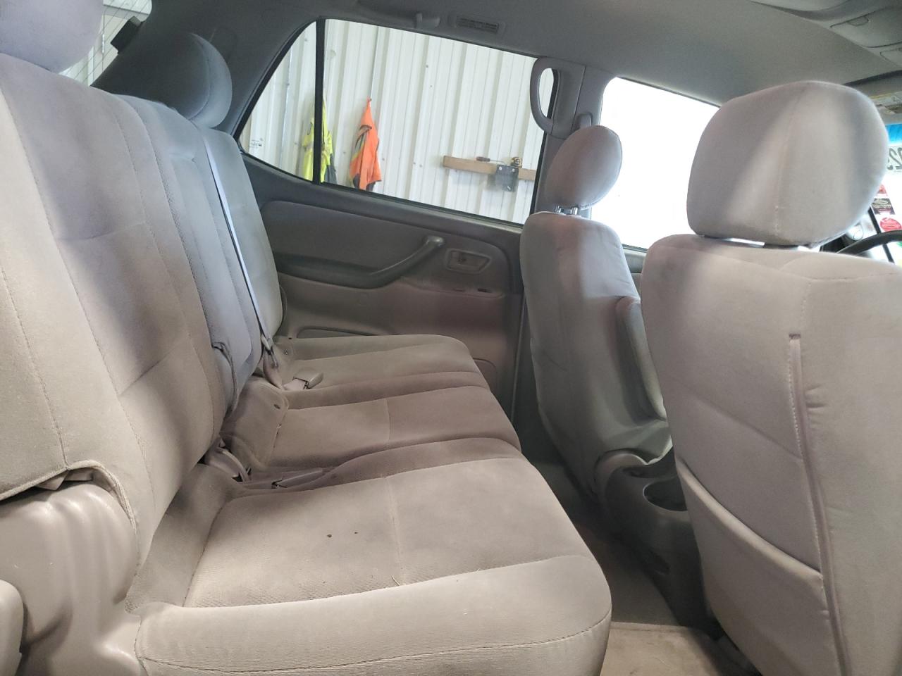2006 Toyota Sequoia - Image 11