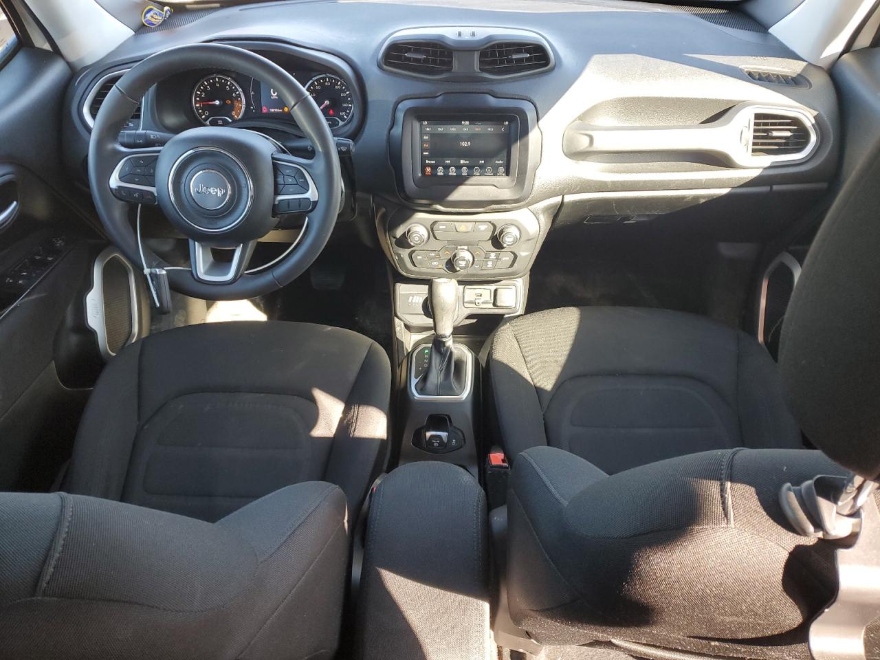 2018 Jeep Renegade - Image 8