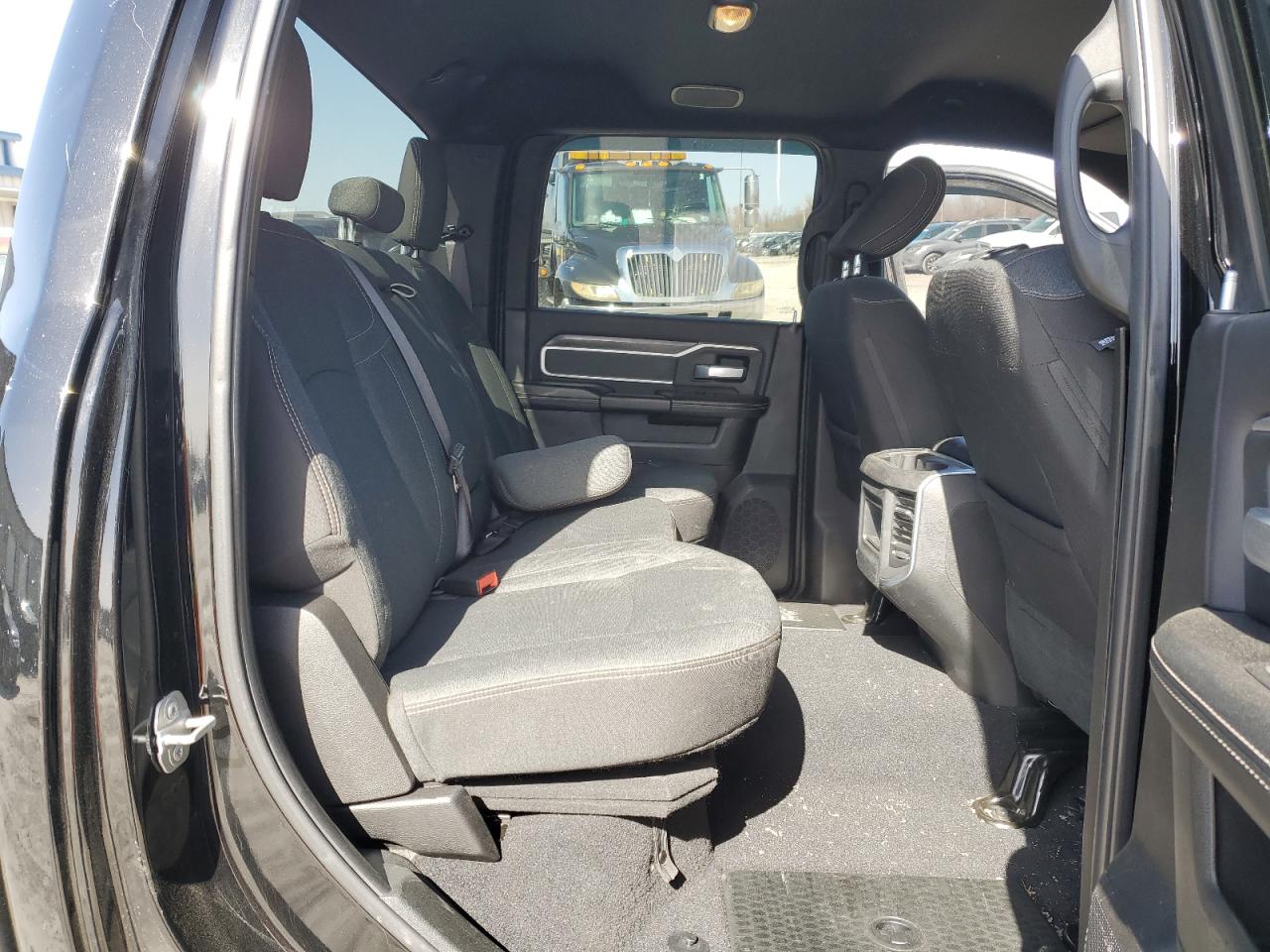 2020 RAM 3500 - Image 11