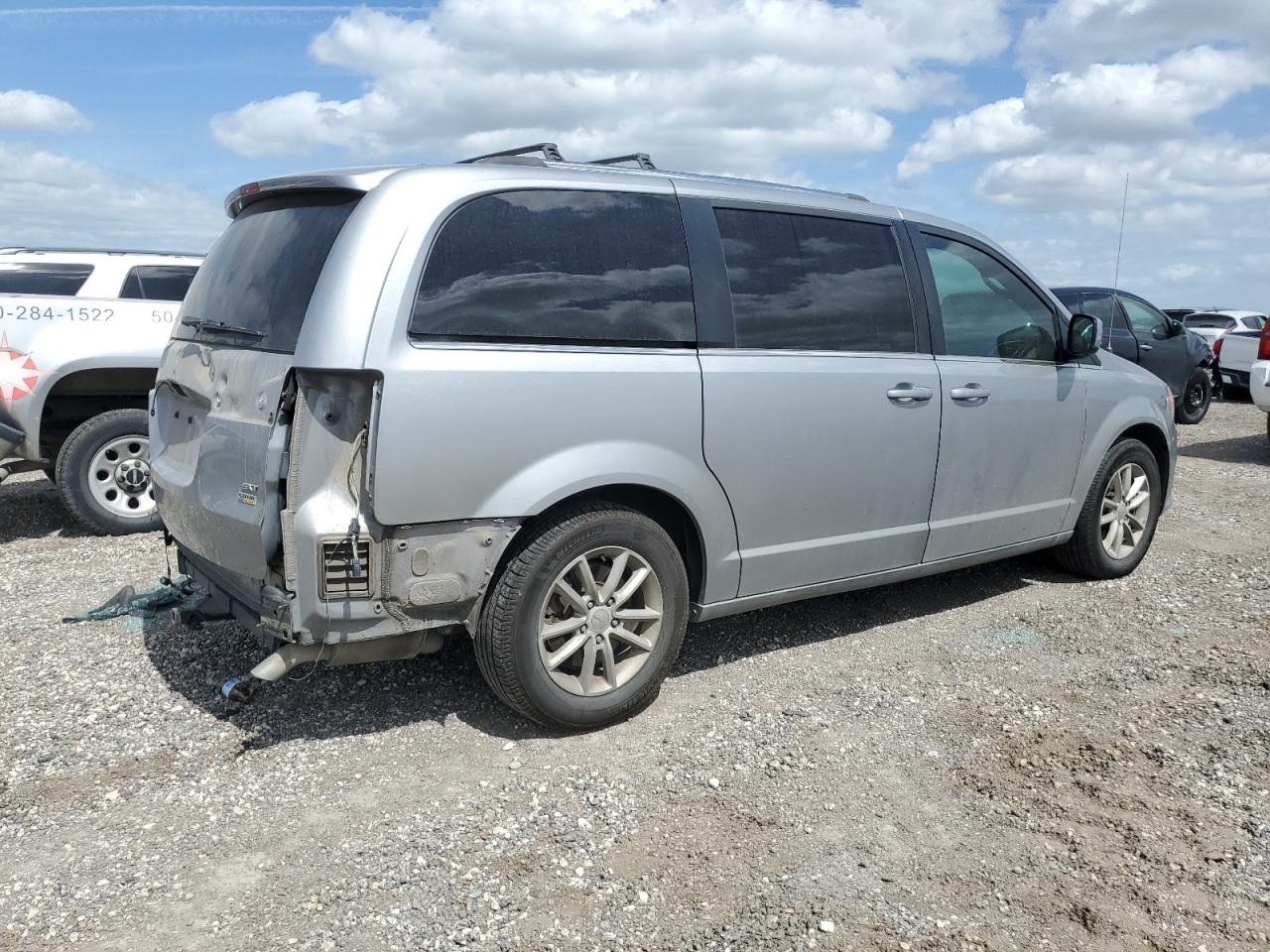 2018 Dodge Caravan - Image 3