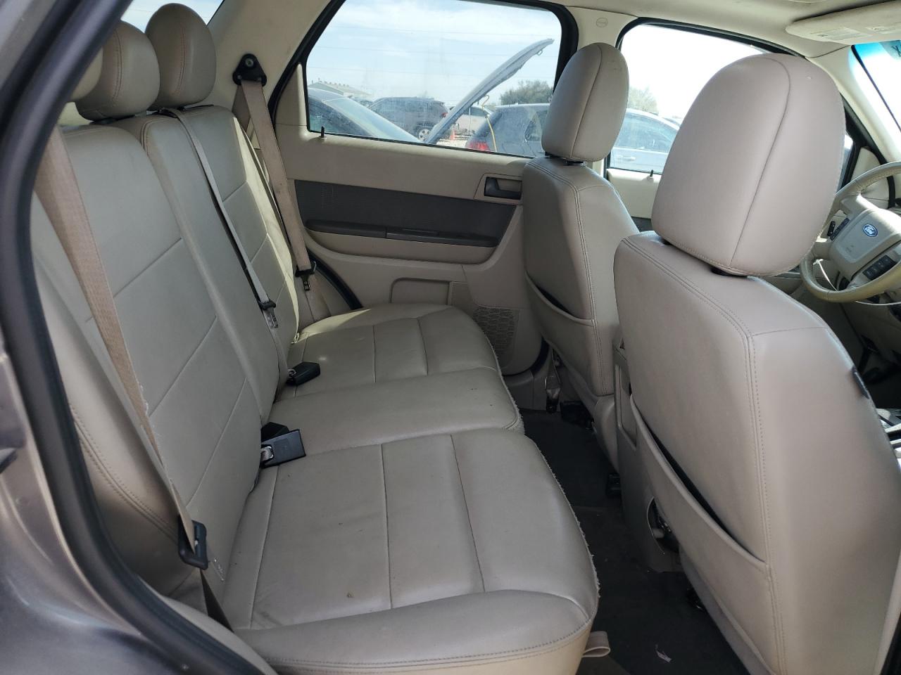 2011 Ford Escape - Image 11