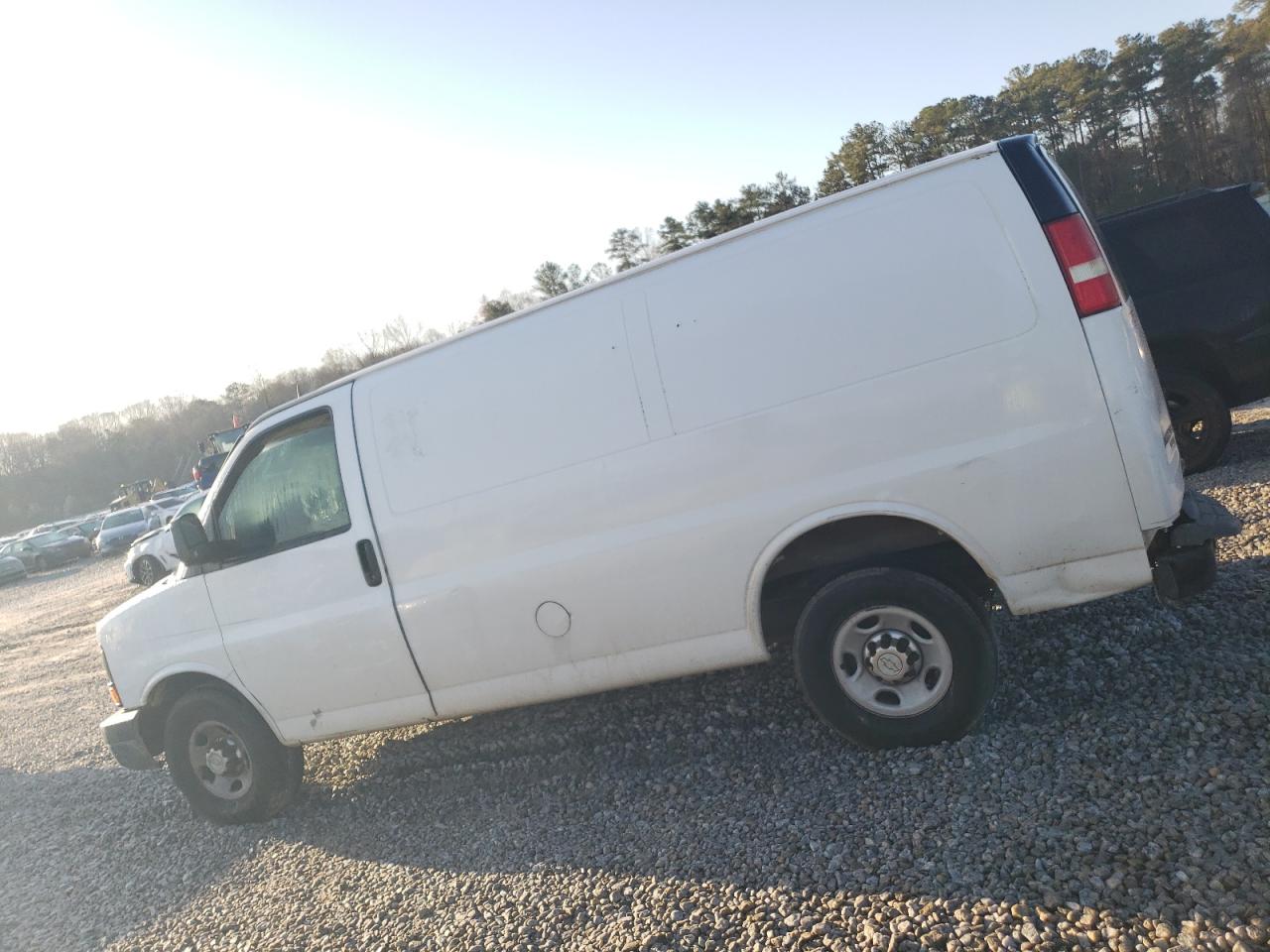 2015 Chevrolet Express - Image 2