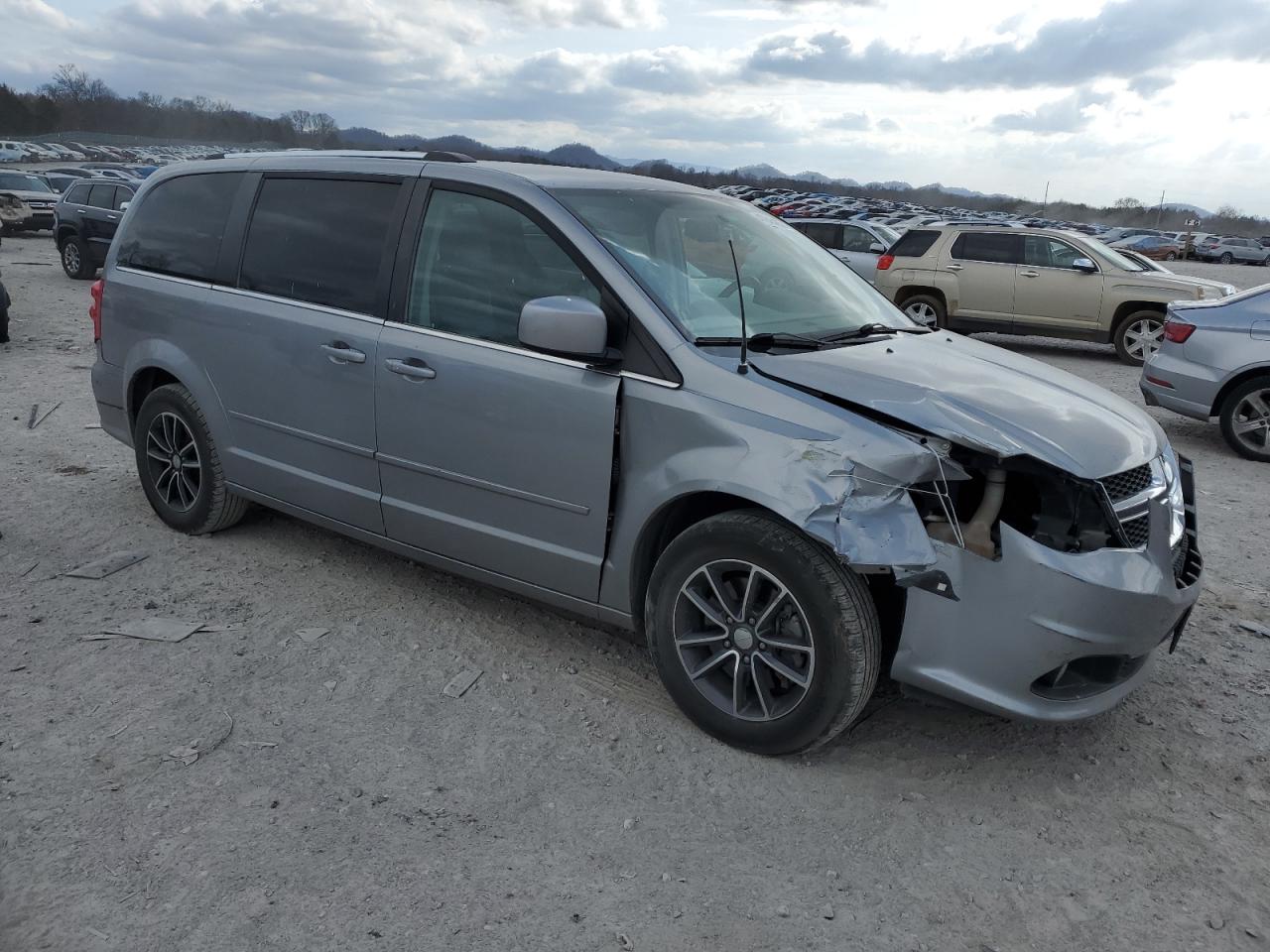 2016 Dodge Caravan - Image 4