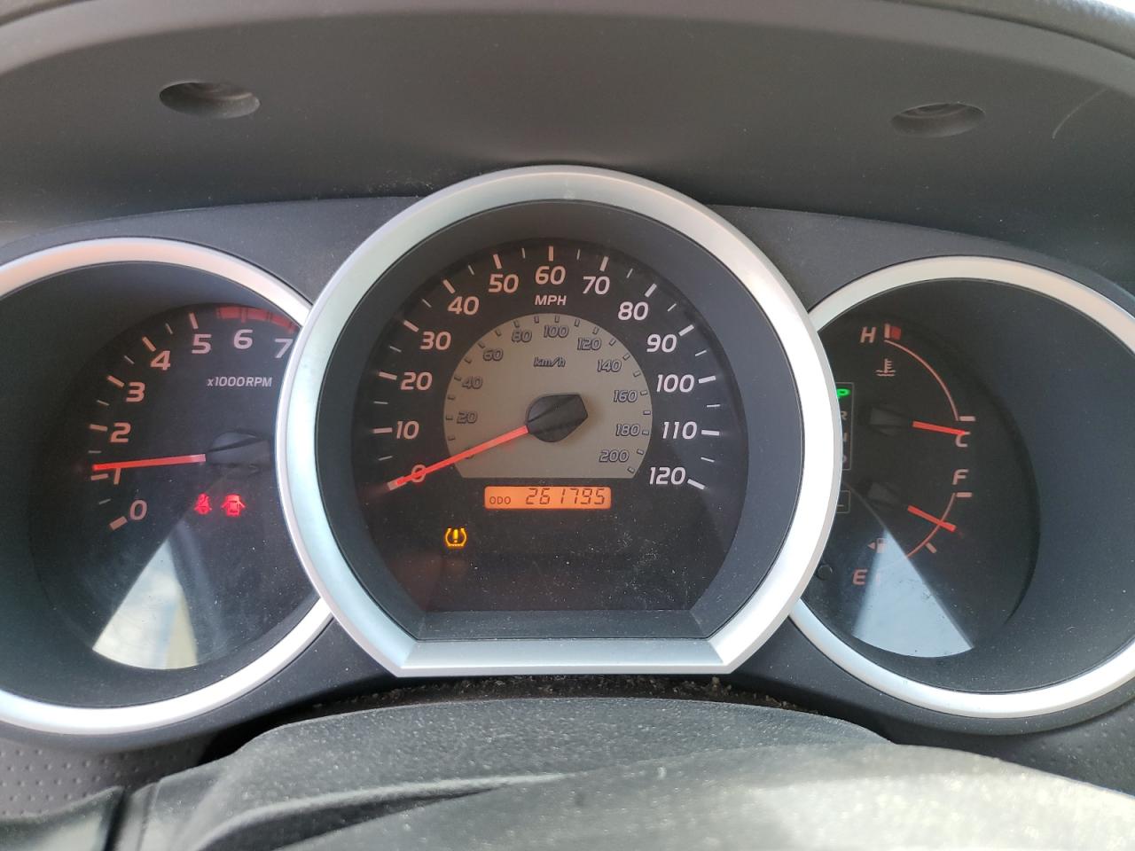 2010 Toyota Tacoma - Image 9