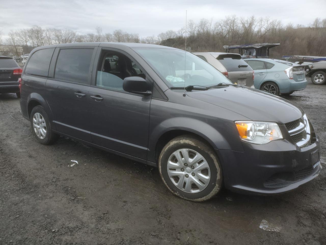 2018 Dodge Caravan - Image 4