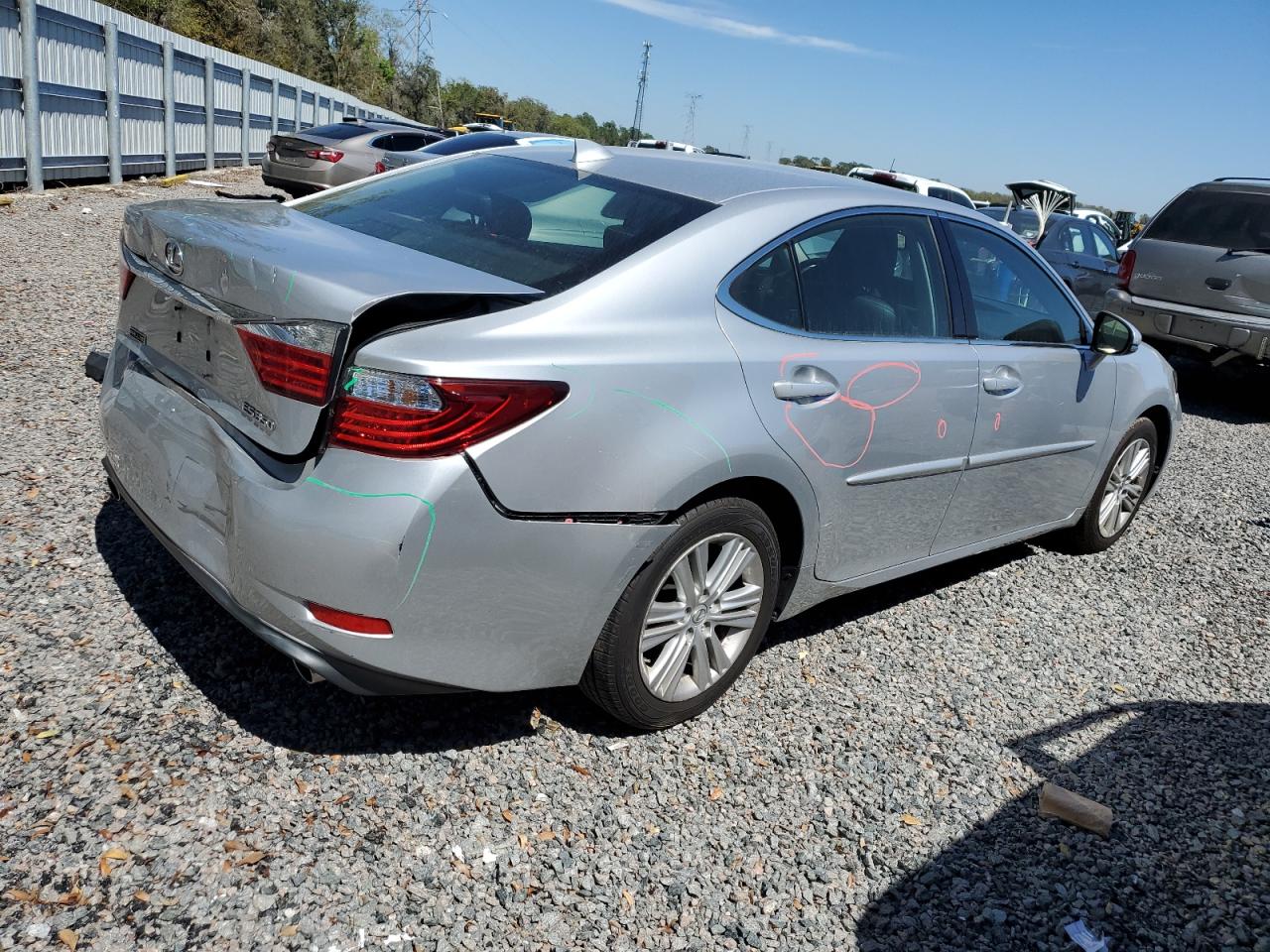 2015 Lexus ES - Image 3