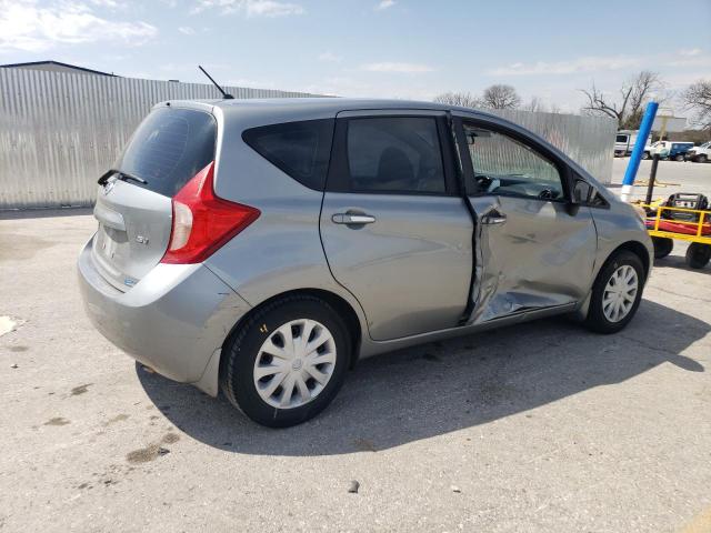 Hatchbacks NISSAN VERSA 2015 Srebrny