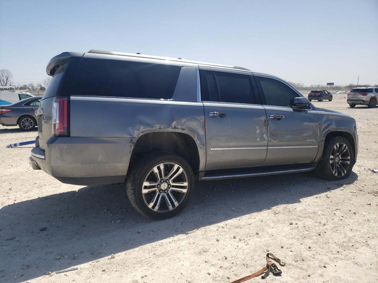 2018 GMC Yukon - Image 3
