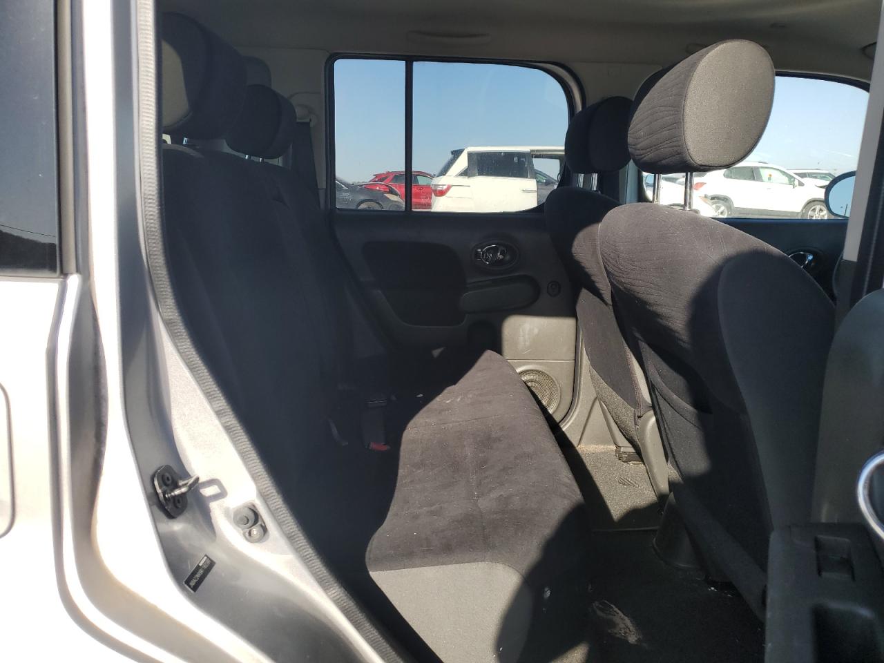 2010 Nissan Cube - Image 10