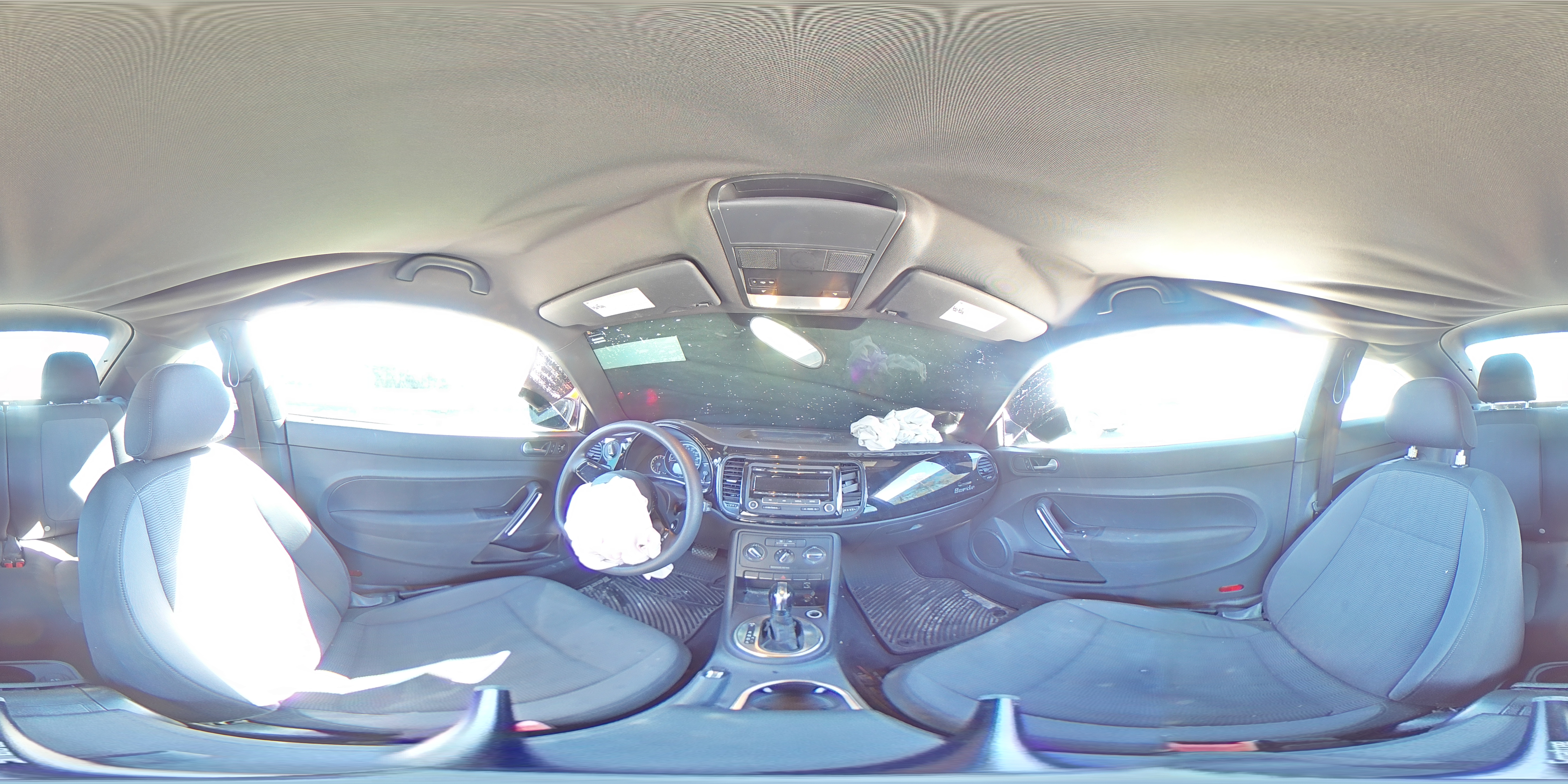 2013 Volkswagen Beetle - Image 14