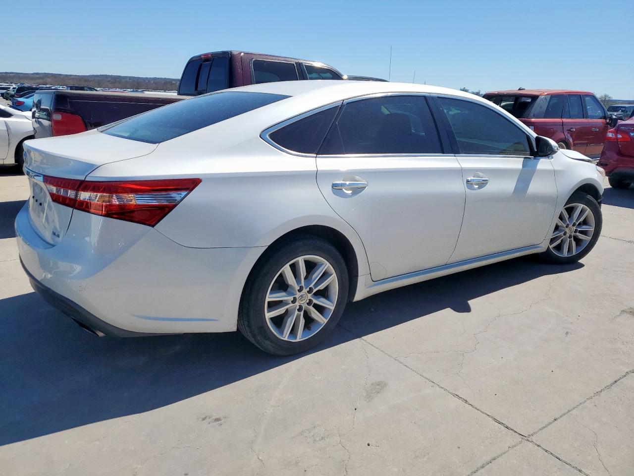 2014 Toyota Avalon - Image 3