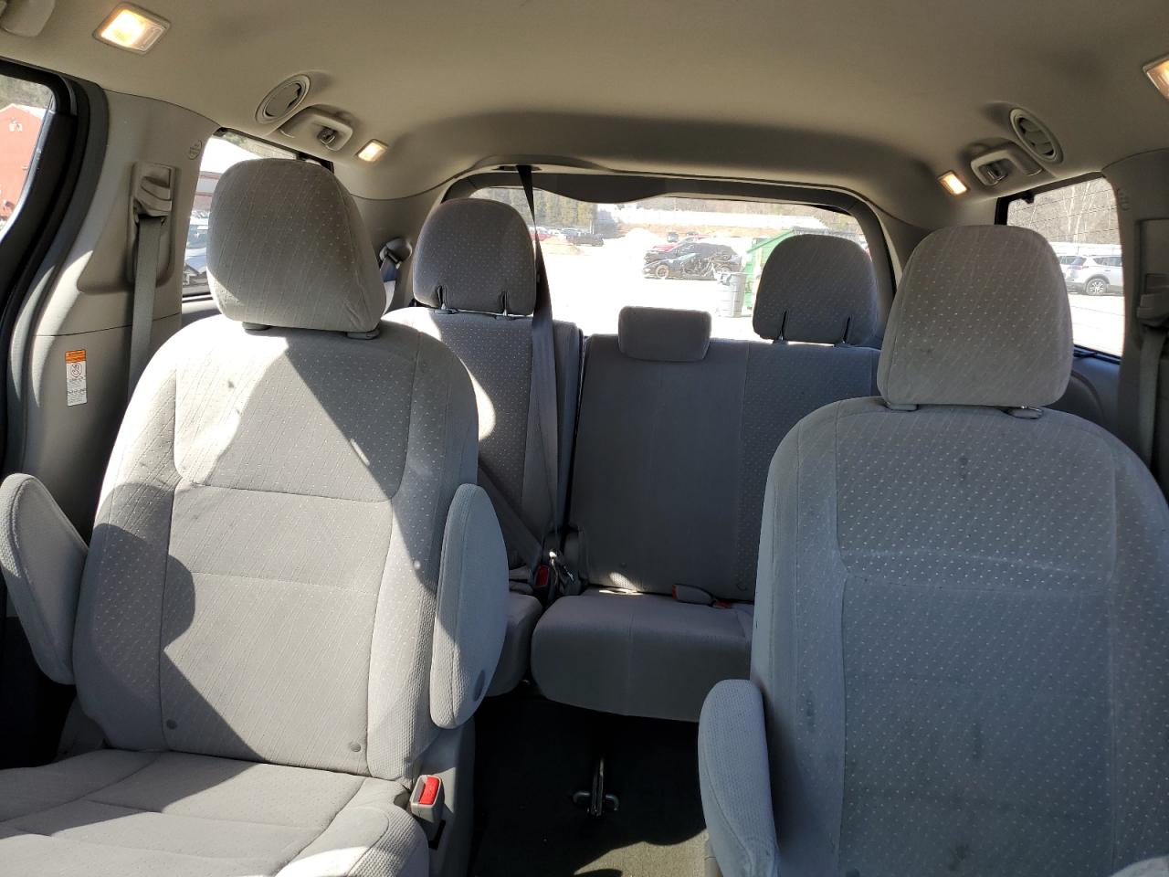 2018 Toyota Sienna - Image 10