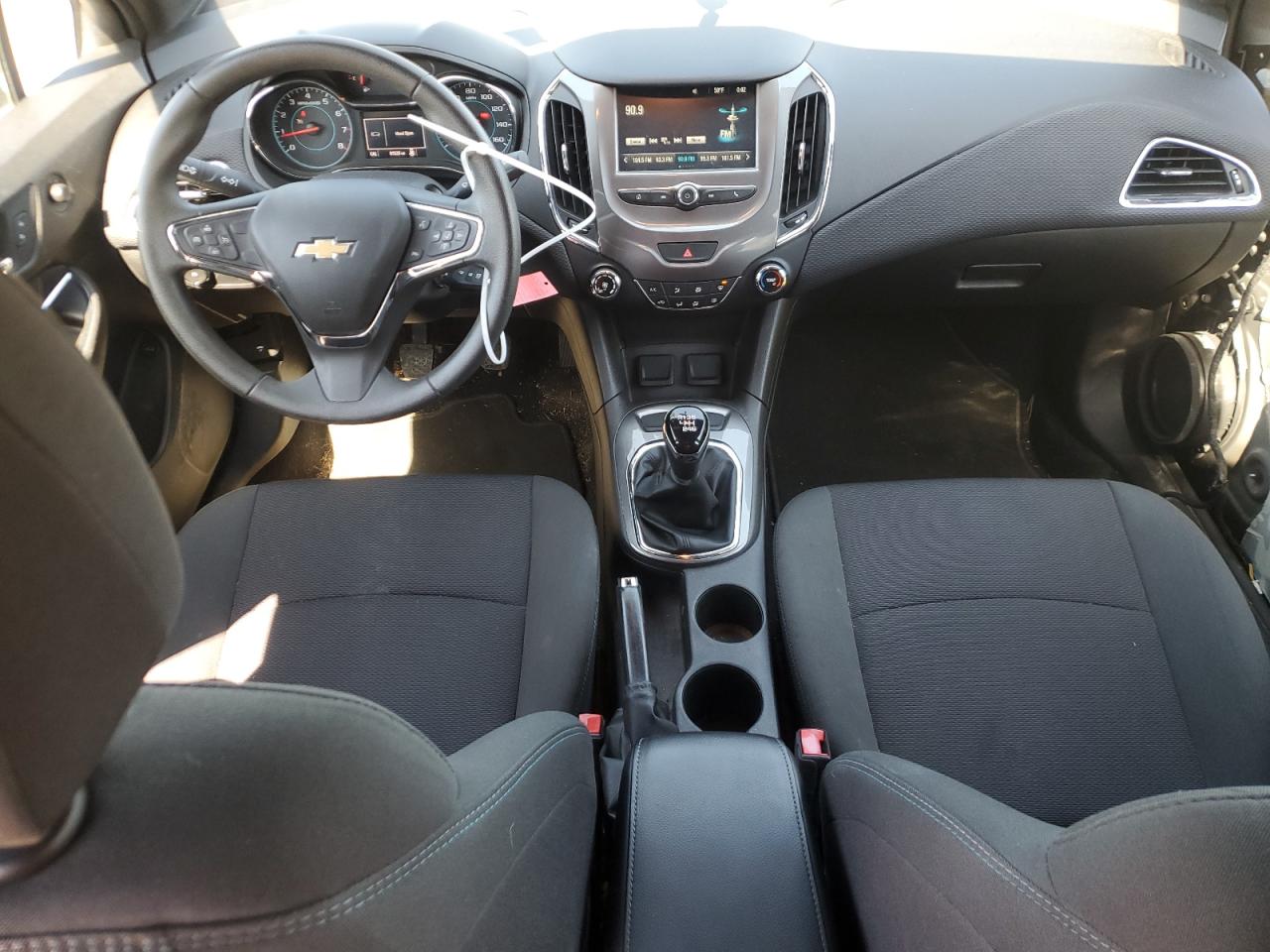 2017 Chevrolet Cruze - Image 8