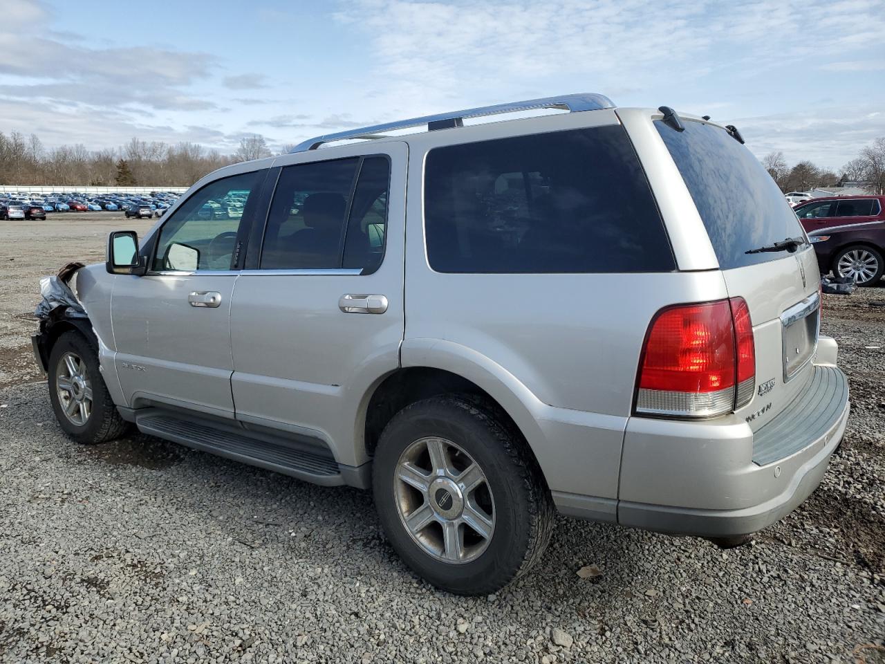 2005 Lincoln Aviator - Image 2