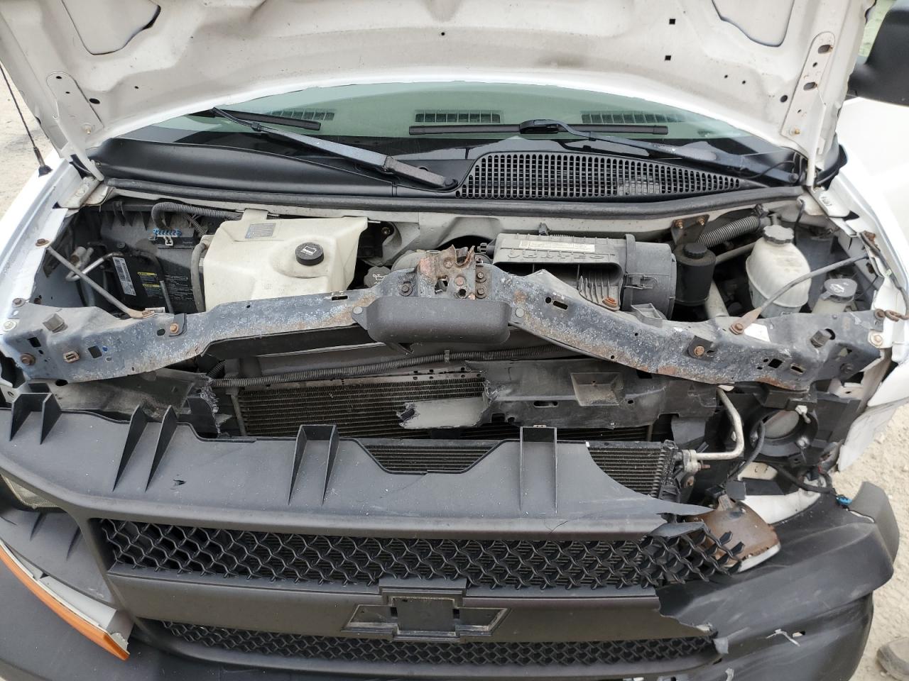 2007 Chevrolet Express - Image 12