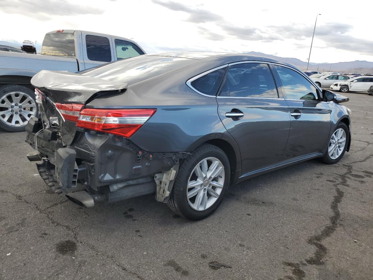 2013 Toyota Avalon - Image 3