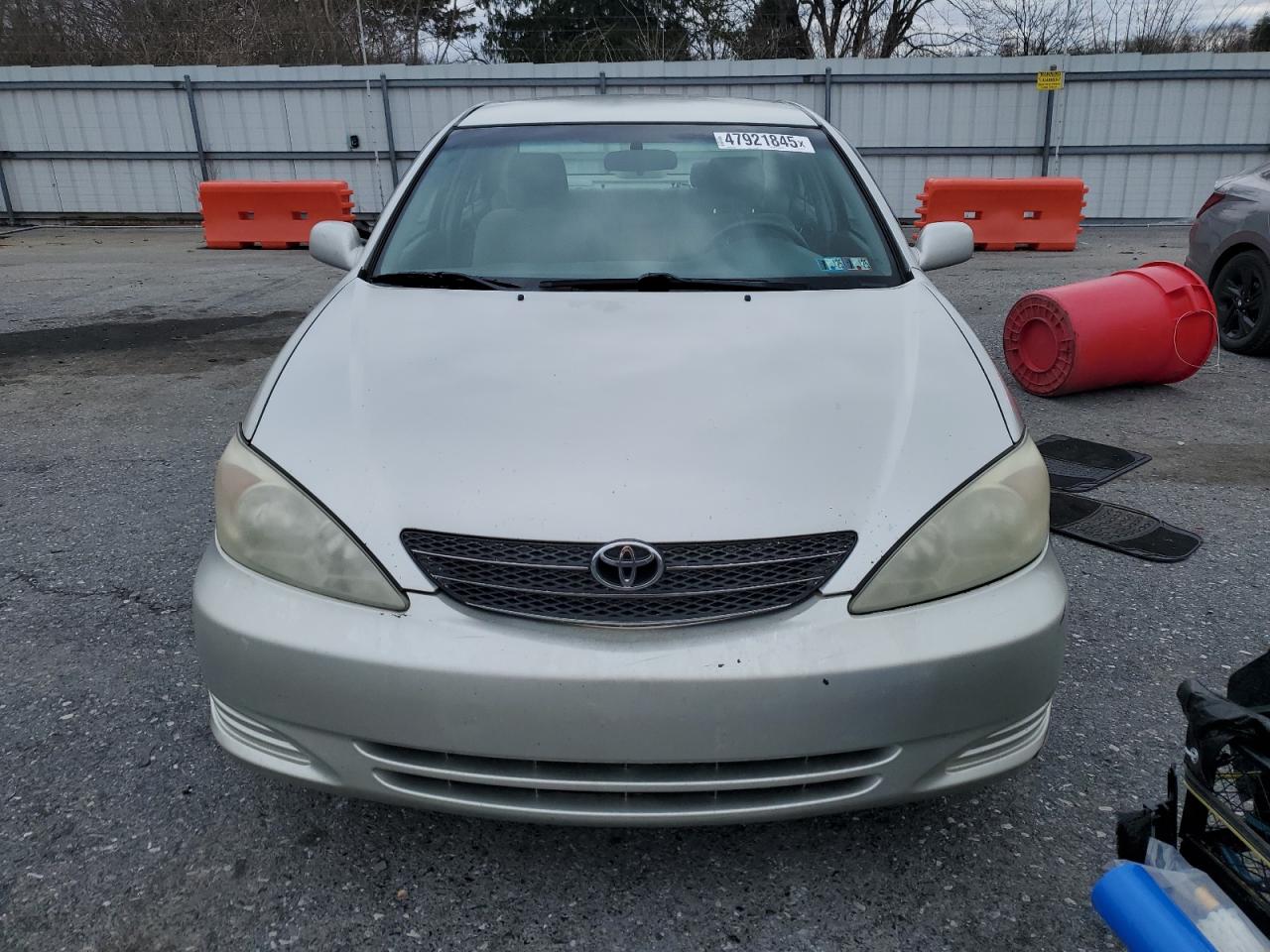 2004 Toyota Camry - Image 5
