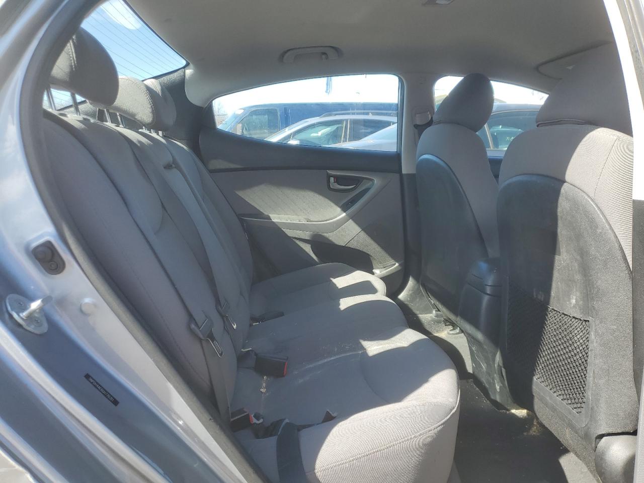 2016 Hyundai Elantra - Image 10