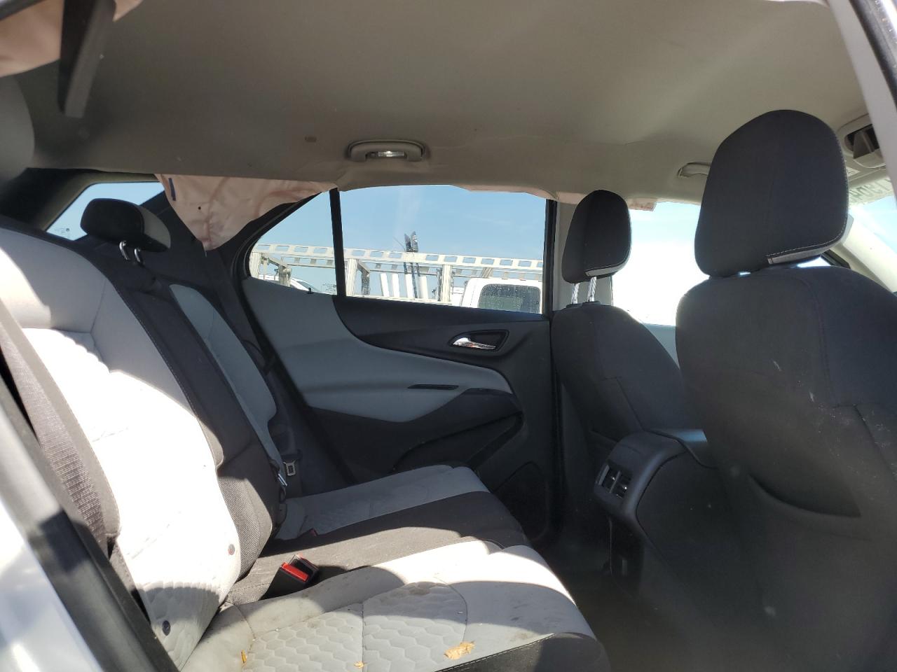 2GNAXHEV9J6240358 CHEVROLET EQUINOX 2018
