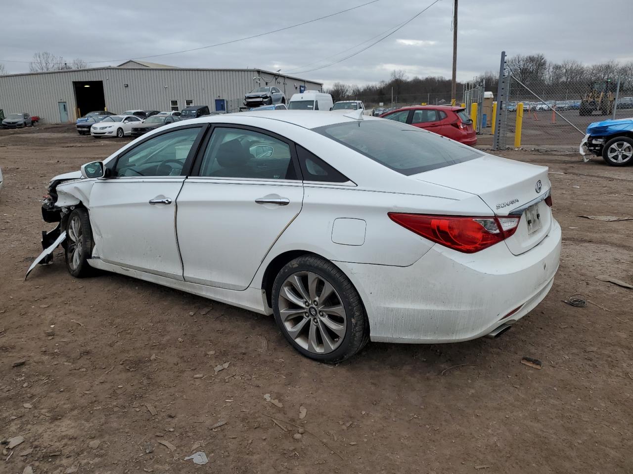 2011 Hyundai Sonata - Image 2