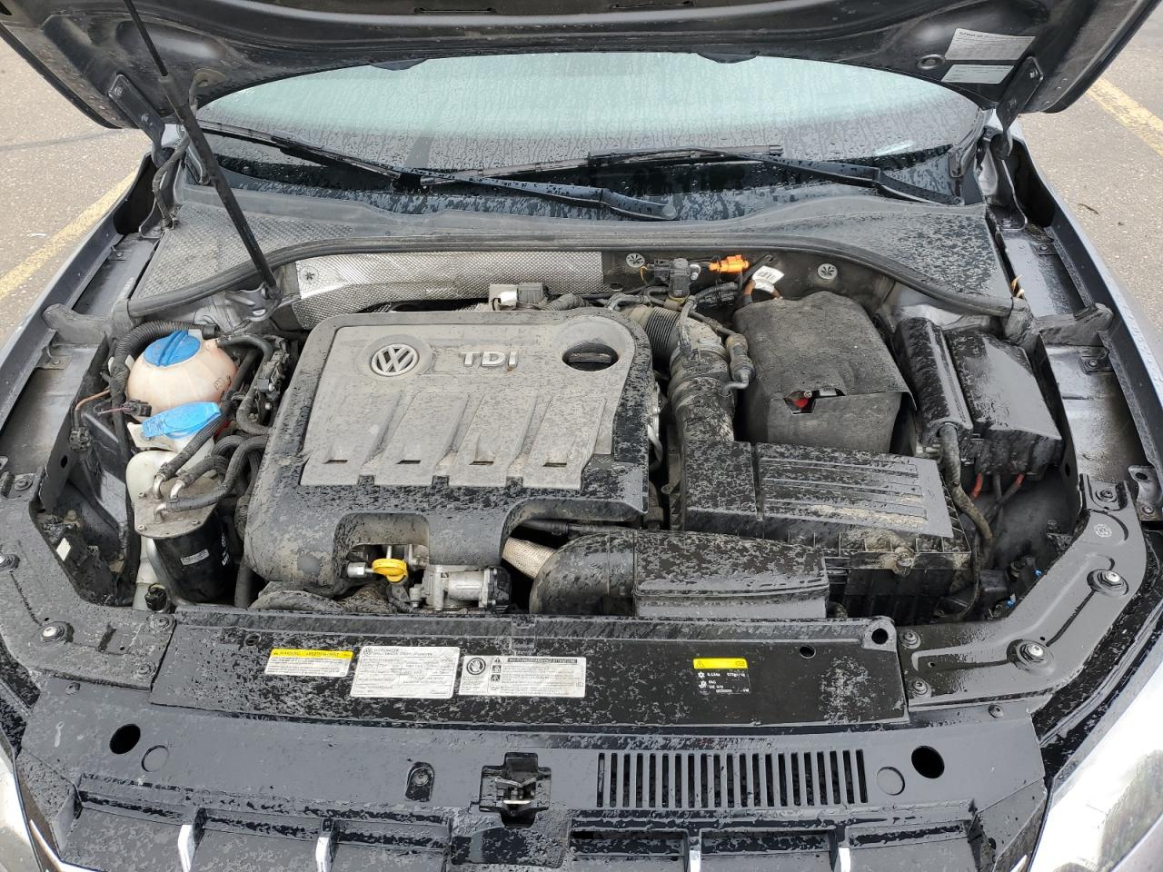 2014 Volkswagen Passat - Image 13