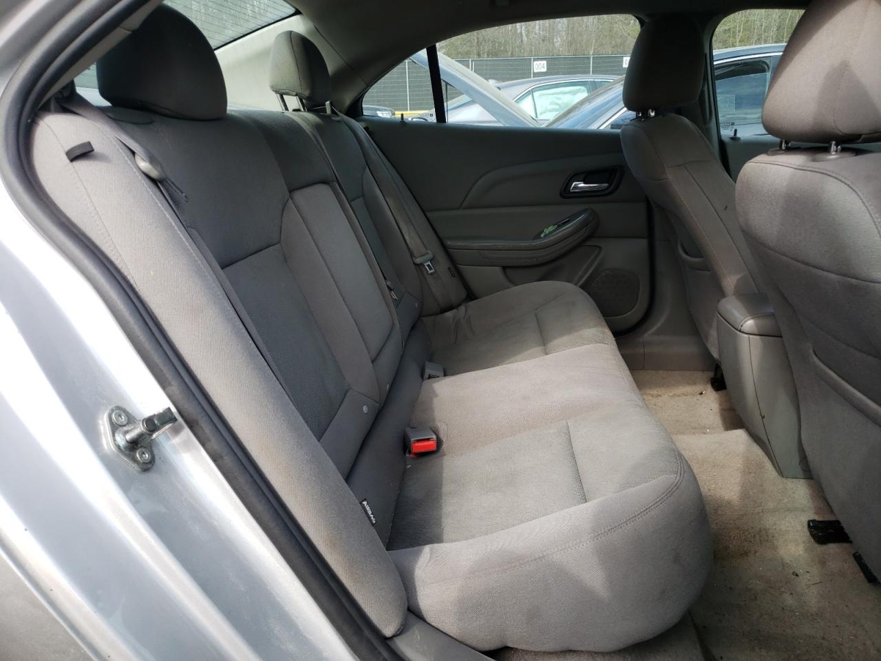 2015 Chevrolet Malibu - Image 10