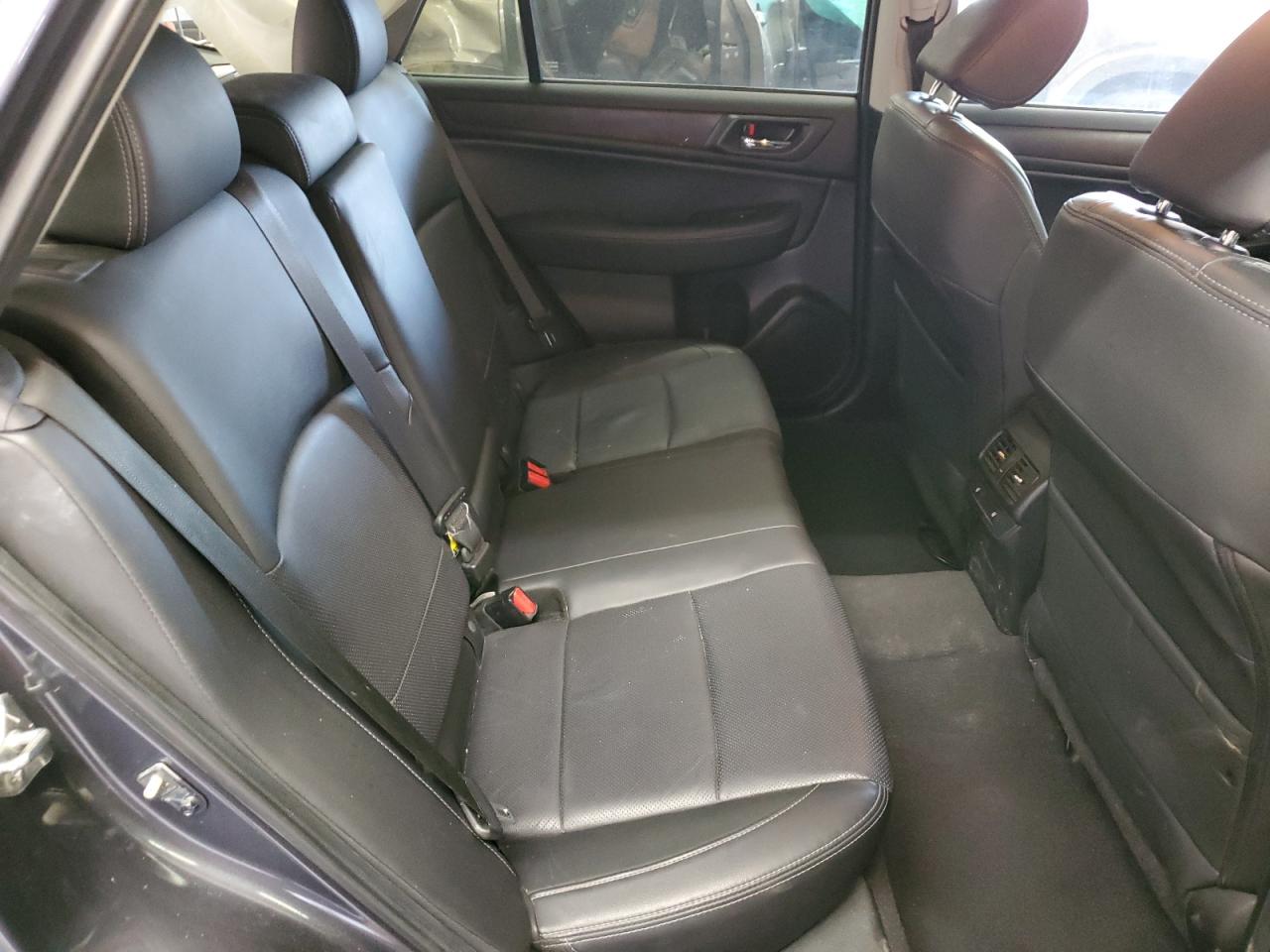 2015 Subaru Outback - Image 11