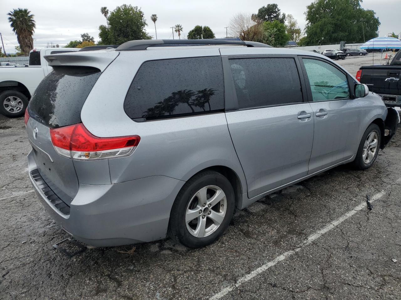 2013 Toyota Sienna - Image 3