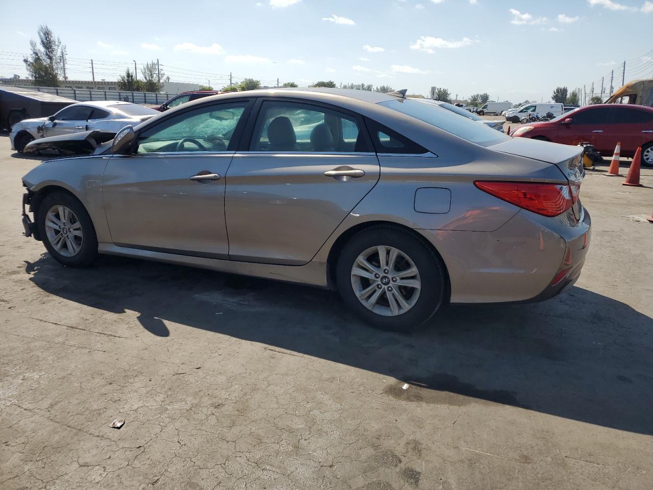2014 Hyundai Sonata - Image 2