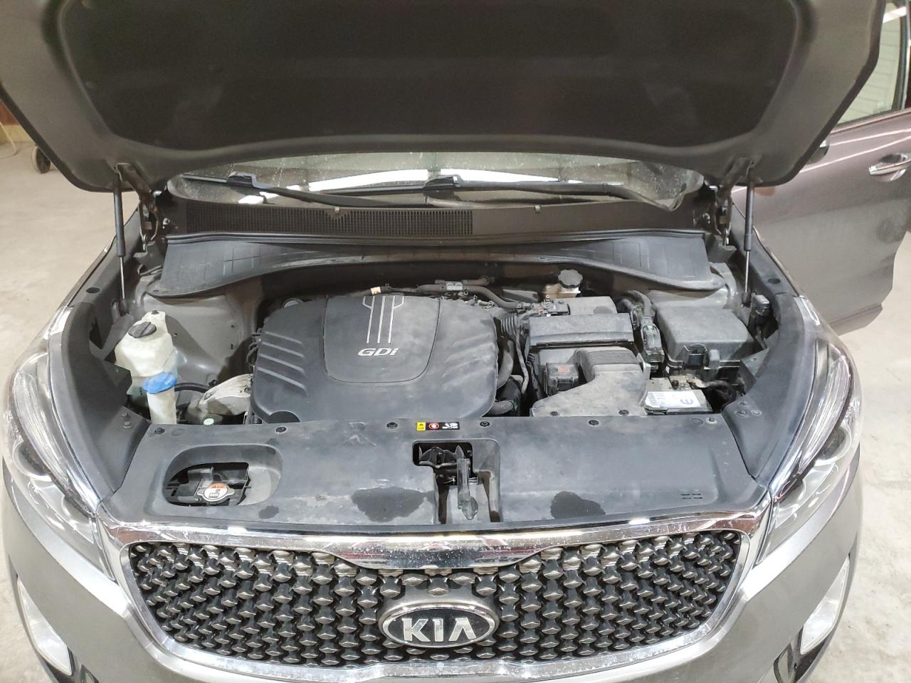 2016 Kia Sorento - Image 12