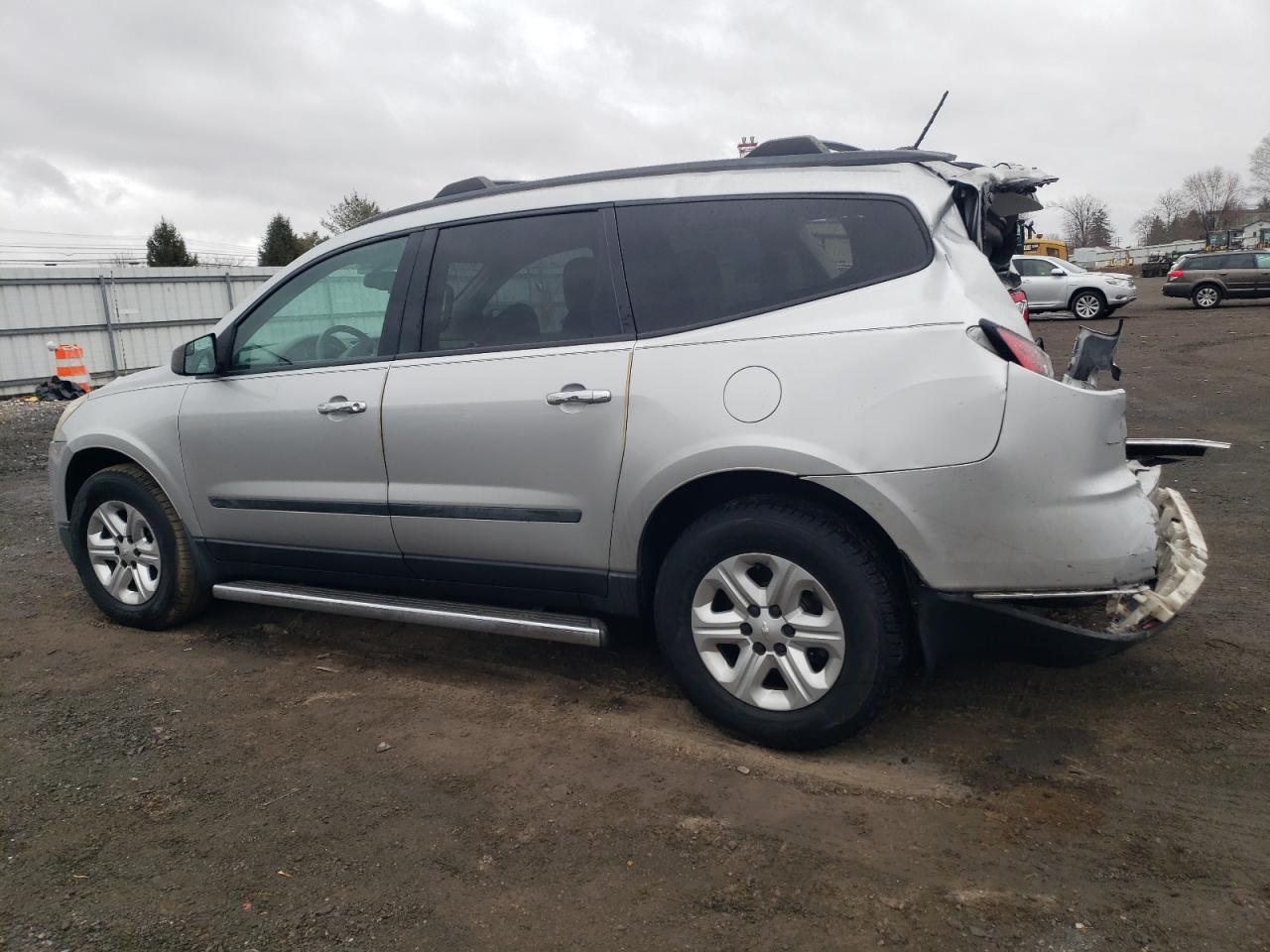 2014 Chevrolet Traverse - Image 2