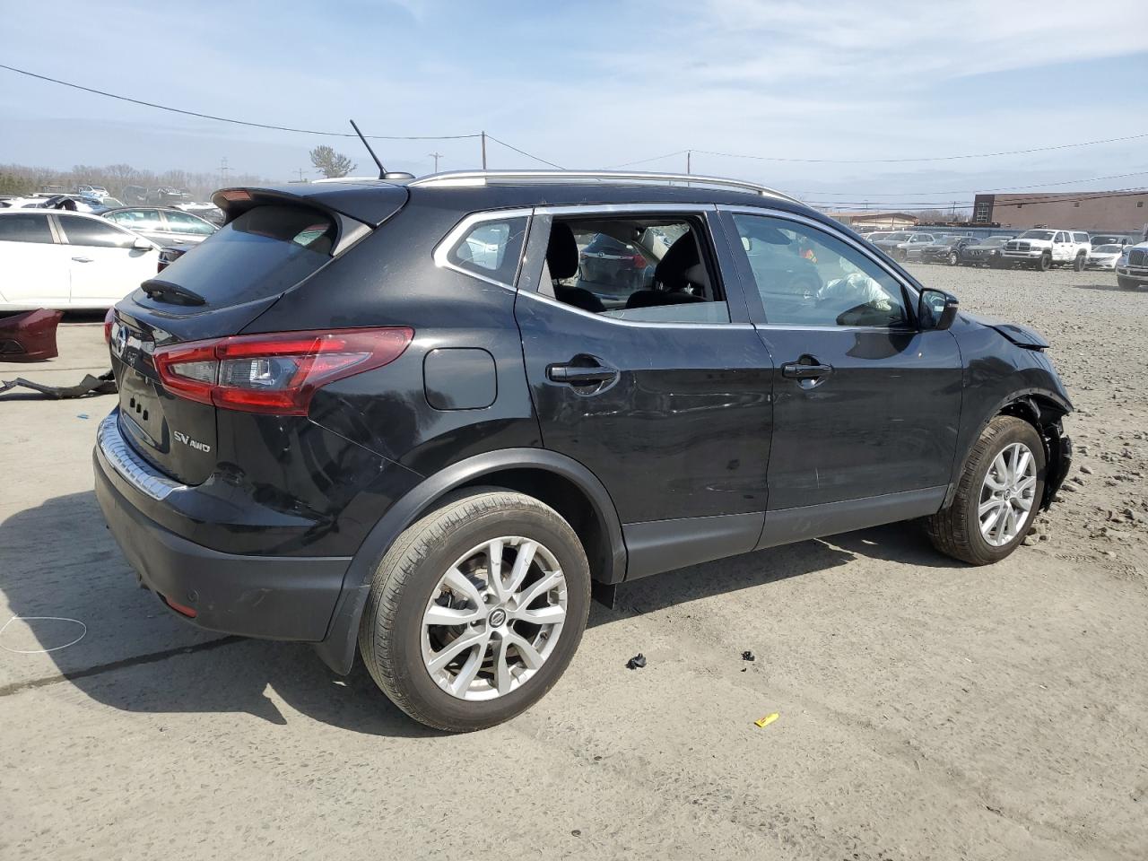 2021 Nissan Rogue - Image 3