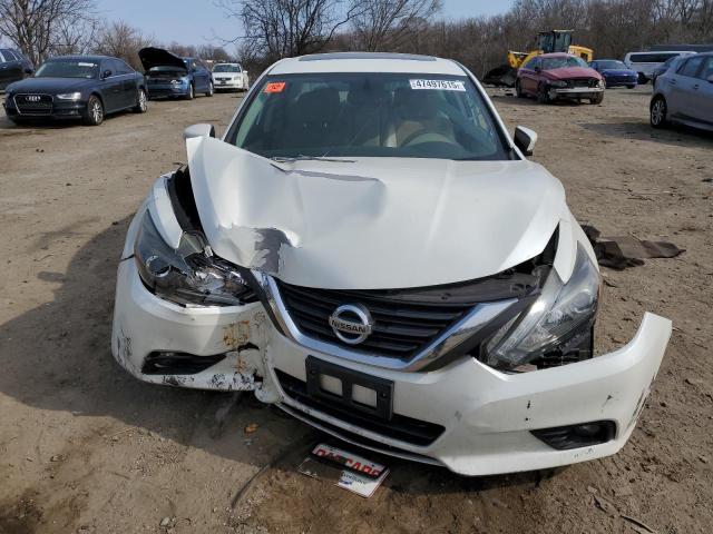 Sedans NISSAN ALTIMA 2016 Biały