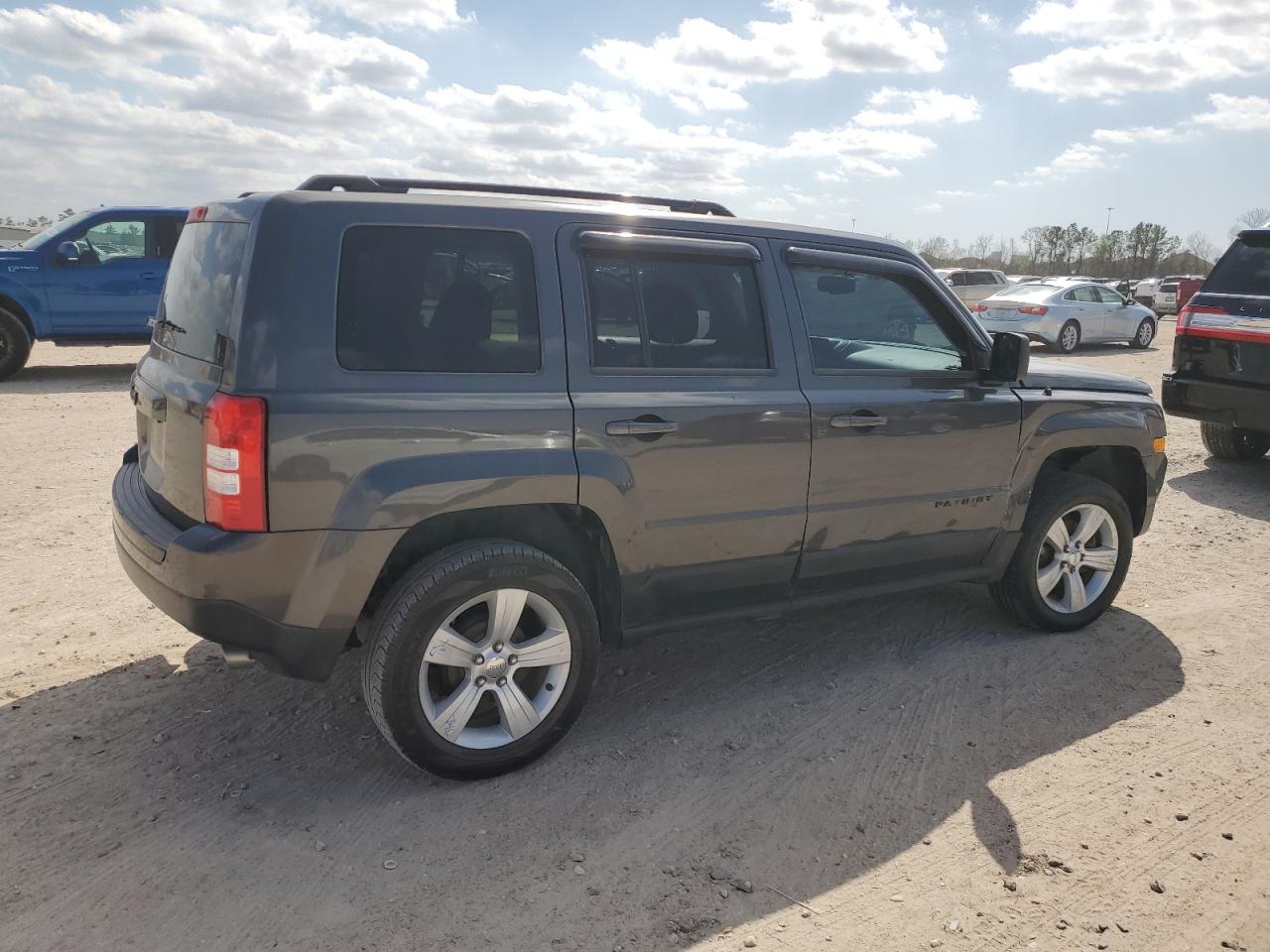 2014 Jeep Liberty (Patriot) - Image 3