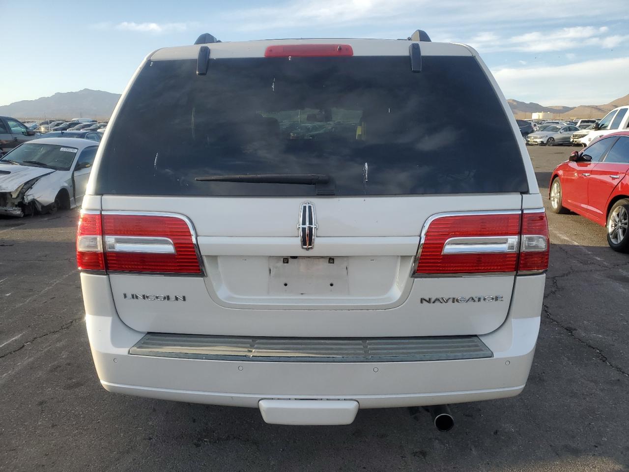 2010 Lincoln Navigator - Image 6