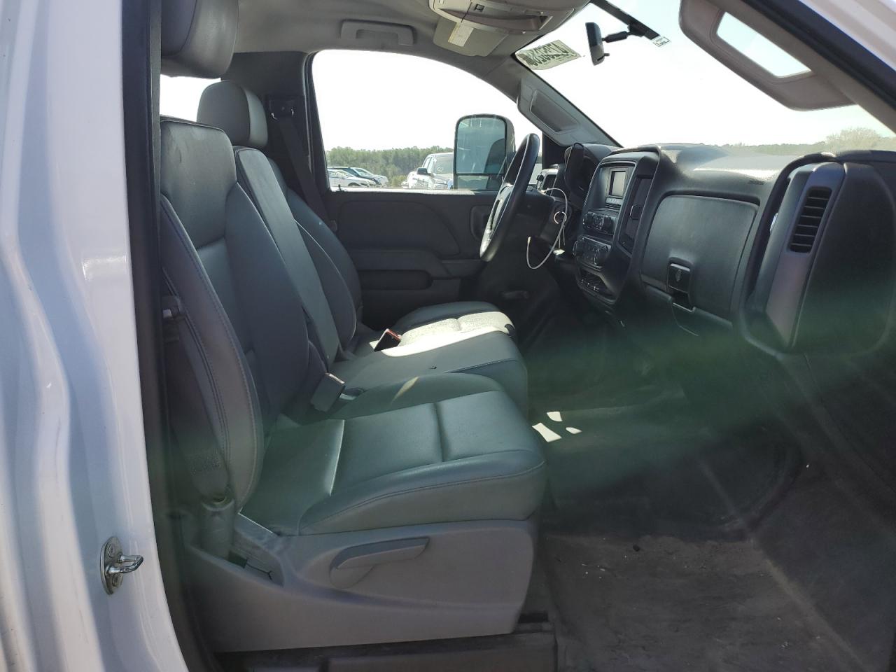 2017 Chevrolet Silverado - Image 10