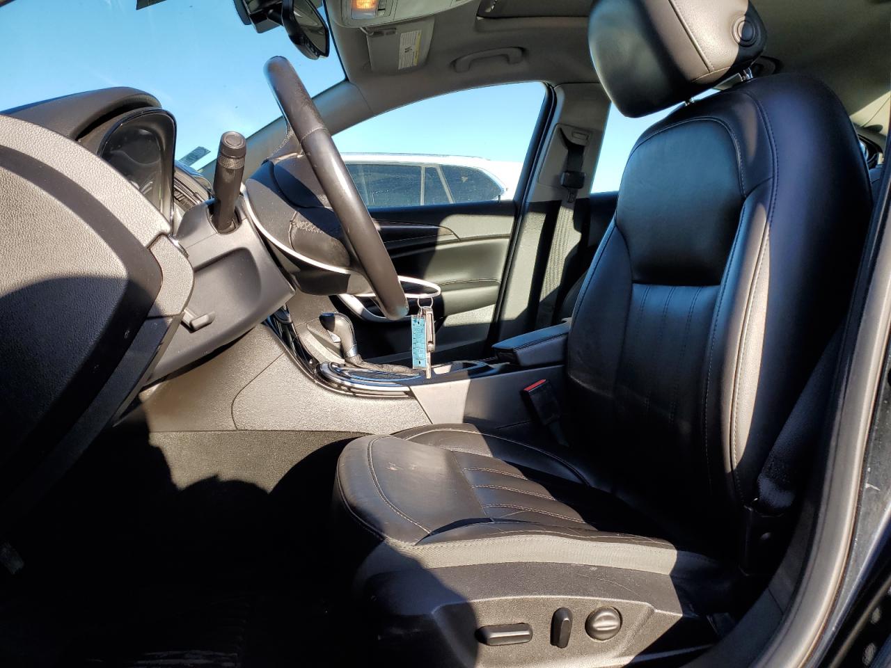 2015 Buick Regal - Image 7
