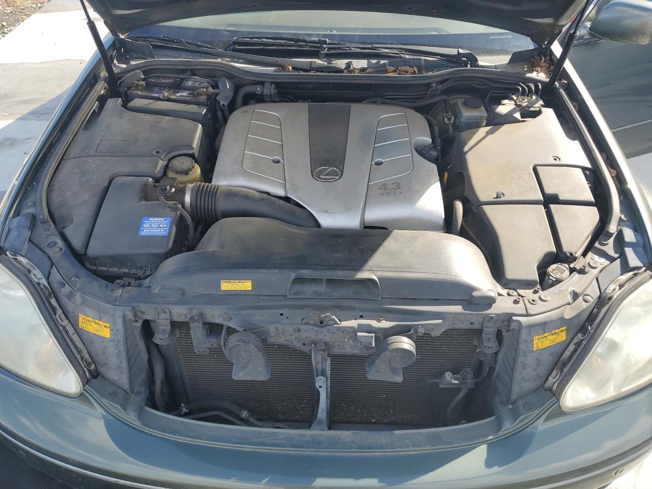 2005 Lexus LS - Image 11