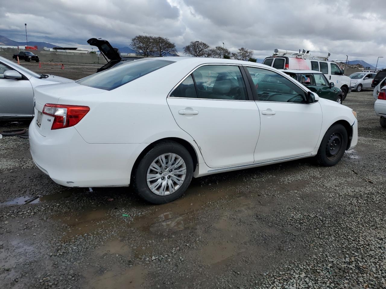 2013 Toyota Camry - Image 3